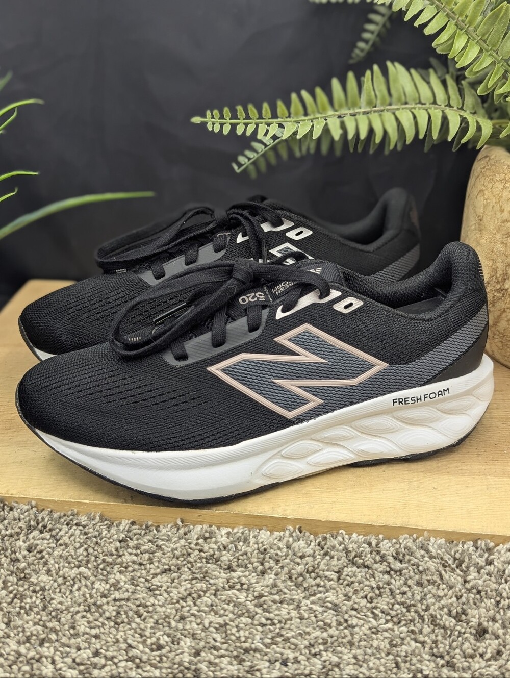 New Balance Fresh Foam 520 Women's Size 8.5 Running Shoes Casual Walking